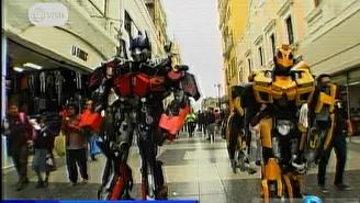 La llegada de los Transformers a las calles del centro de Lima