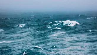 	¿Qué significa soñar con el mar y olas?