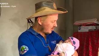 Gringo Karl presentó a su hija recién nacida.