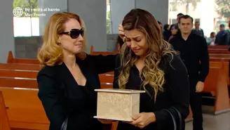 	Lucy y Rosa María lloraron desconsoladamente en el funeral de Alfredo.