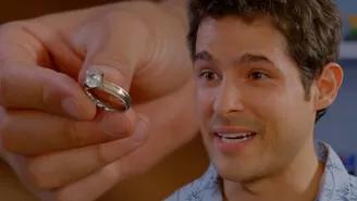 ¿Renato volverá a pedir la mano a Maricucha o venderá el anillo de compromiso? (AVANCE)