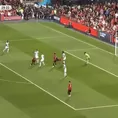 Manchester United vs. Liverpool: Fred &#39;picó&#39; el balón y marcó un golazo