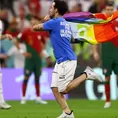 Uruguay vs. Portugal: Hombre ingresó a la cancha con bandera LGTBQ+ y así fue detenido