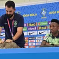Qatar 2022: Un gato apareció en conferencia de prensa de Vinicius Jr.