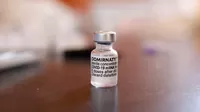 EMA aprueba que la vacuna de Pfizer contra la COVID-19 pueda conservarse hasta un mes en el frigorífico