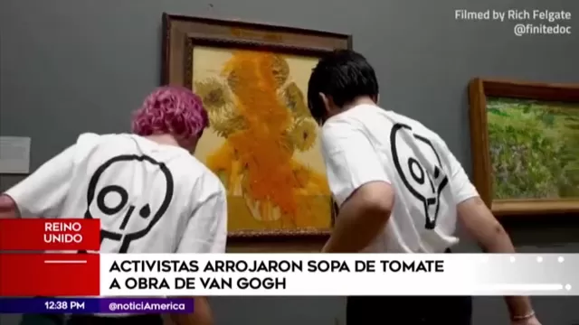Activistas arrojaron sopa de tomate a obra de Van Gogh