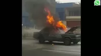Alerta Noticias: vehículo se incendió en la avenida Javier Prado