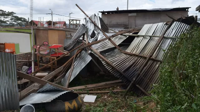 Los pobladores solicitan calaminas para reconstruir los techos de sus viviendas. Foto: Referencial/Agencia Andina