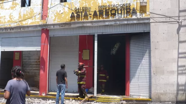 Incendio en galería comercial del Cercado de Arequipa dejó grandes pérdidas económicas