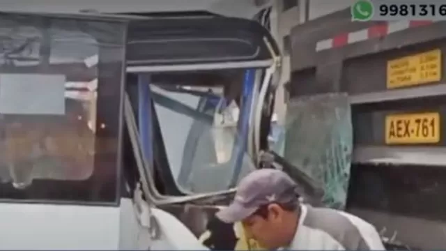 Ate: Chosicano chocó con camión en la Carretera Central