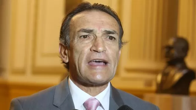 Congresista Héctor Becerril. Foto: Agencia Andina