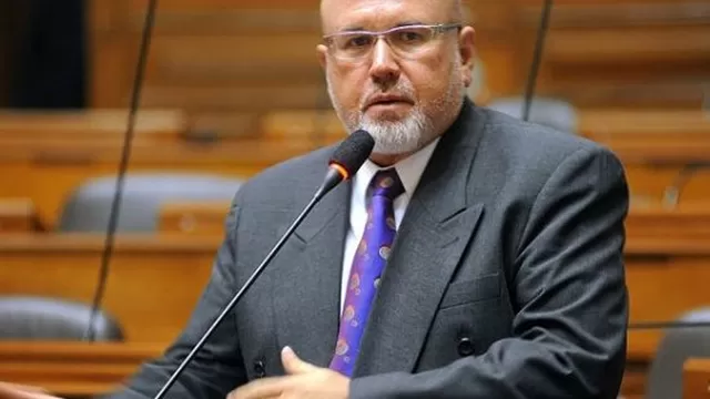 Carlos Bruce: Humala no apoya la Unión Civil por temor a la Iglesia
