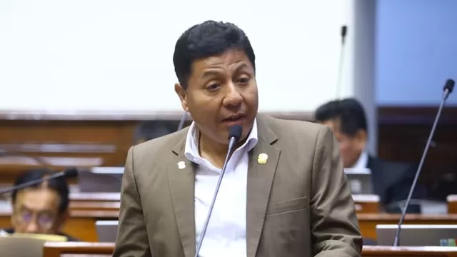 Raúl Doroteo: Fiscalía allana oficinas y casa de congresista por caso "mochasueldos"