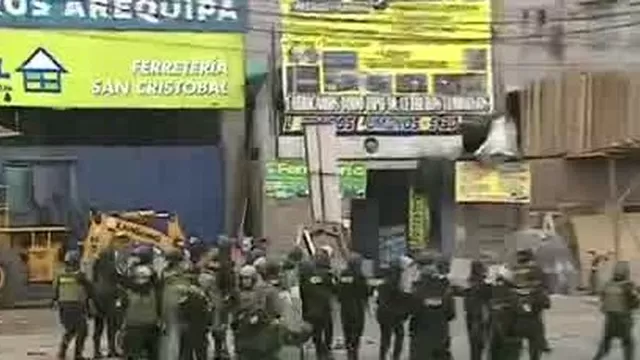 Policía Nacional despejó parte de la vía de la Panamericana Norte tras protesta de pescadores en Chancay