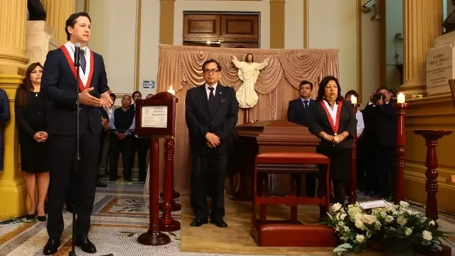 Congreso rindió homenaje póstumo a exsenador Enrique Bernales