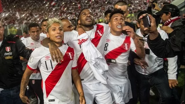 Seleccionados peruanos celebran clasificaci&oacute;n al Mundial. Foto: AFP