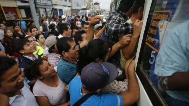 Los transportistas exigen debatir proyecto de ley. Foto: Referencial/archivo El Comercio