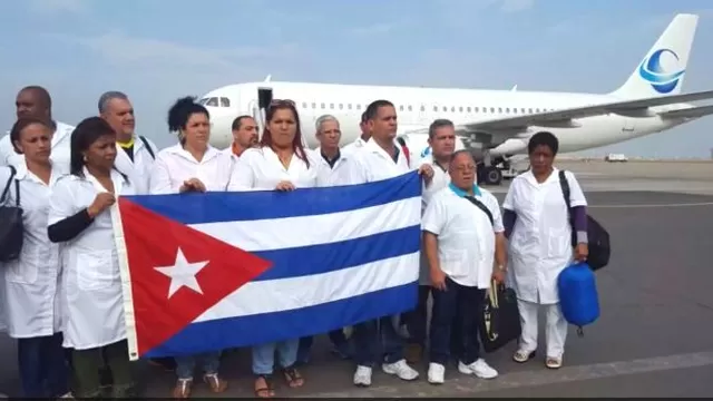 Brigada médica de Cuba llegó al Perú para atender a damnificados. Foto: Andina