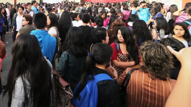 Estudiantes de la Universidad Villarreal protestan. Foto referencial: Andina.