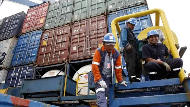  Las exportaciones totales de enero-abril 2015 disminuyeron en US$ 2 mil 442 millones /Foto: Andina