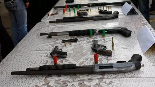 Hallan armamento de la FAP a manos de sicarios. Foto: Referencial/Agencia Andina