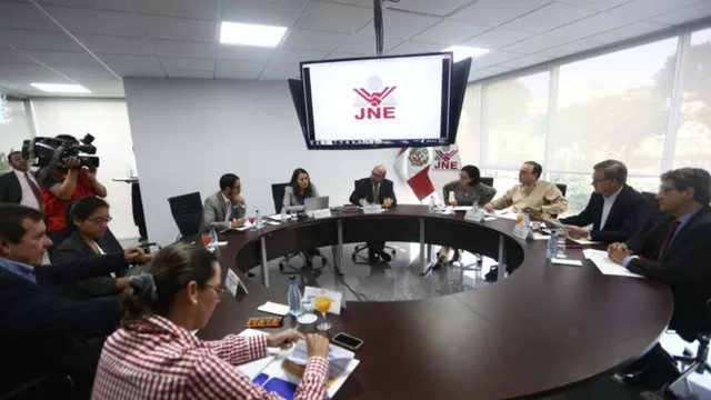Representantes de los partidos políticos se reunieron por el debate / Andina