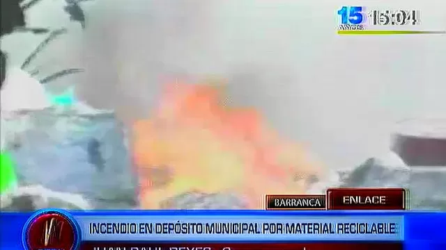 Enorme incendio se desató en el depósito municipal de Barranca