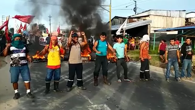 Manifestantes quemaron llantas / Foto: América Noticias / Carlos Ampuero