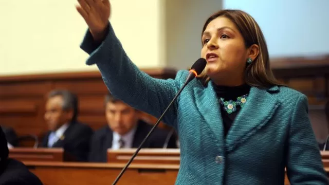  Karina Beteta juró hoy como congresista de la República / Foto: Congreso de la República