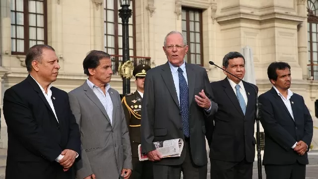 PPk se reunió con políticos del Frente Amplio / Andina