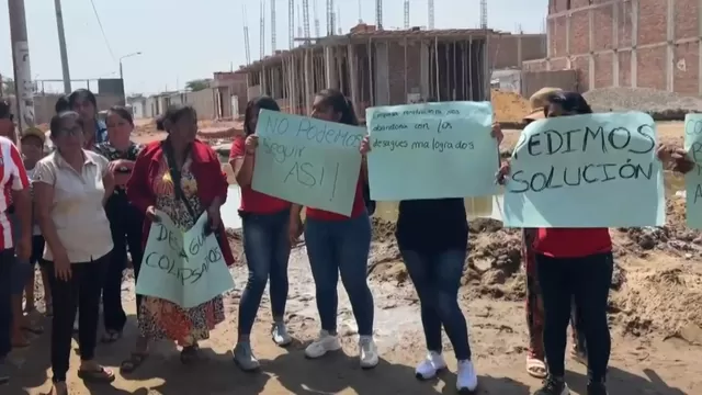 Lambayeque: Más de 30 familias exigen solución a colapso de desagüe