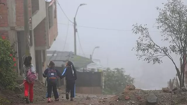 Lima: garúa intensa alertó hoy a los pobladores de Villa María del Triunfo
