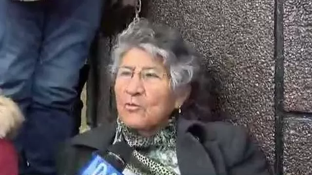Vladimir Cerrón: Madre del prófugo líder de Perú Libre se encadena e inicia huelga de hambre tras prisión preventiva