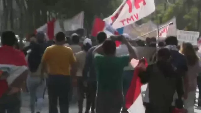 Manifestantes recorren calles del Centro Histórico de Lima en este 28 de julio