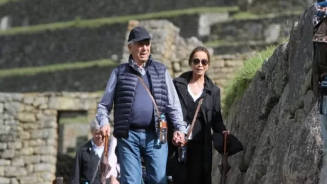 Mario Vargas Llosa en Machu Picchu. Foto: Andina