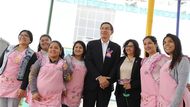 Vizcarra resalta el trabajo de los maestros para mejorar educación en el país