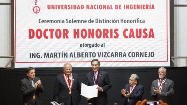 Martín Vizcarra recibe honoris causa de la UNI. Foto: Andina
