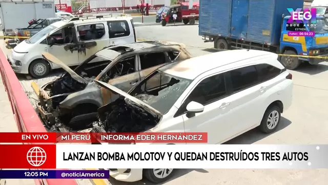 Mi Perú: Sujetos lanzaron bomba molotov y dejan tres autos destruidos