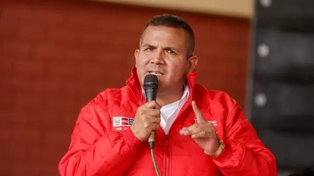 Ministro Javier Arce admite que estuvo detenido en un penal, pero señala que fue absuelto