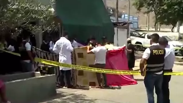 Una mujer fue asesinada por su expareja fuera de su casa en Comas