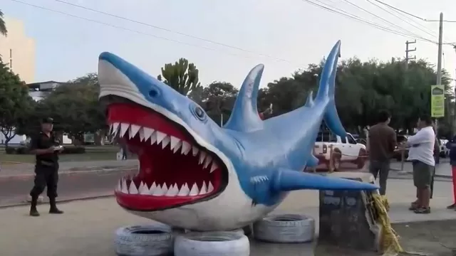 Municipalidad de Trujillo colocó figura de un tiburón en un parque y generó polémica