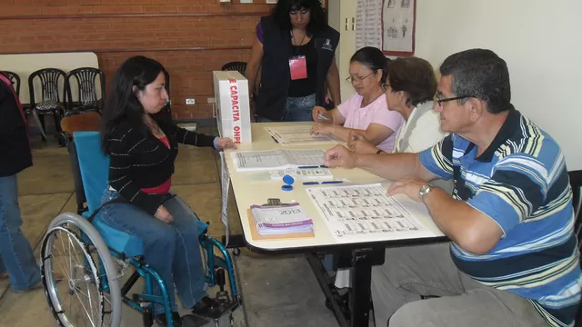 Foto: archivo El Comercio / Foto: archivo El Comercio / ONPE realiza coordinaciones con el Ministerio de Salud, u otras instituciones para contar el día de las elecciones con sillas de ruedas y ambulancias.