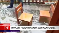 Oxapampa: escolares fueron rescatados de aula inundada