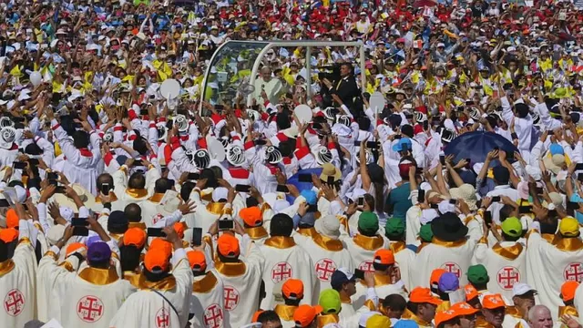 Foto: Presidencia en Perú / misa en Huanchaco (Trujillo)