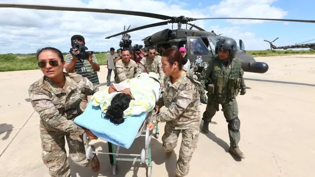 Militares trabajan intensamente para ayudar a damnificados en Piura. Foto: Andina