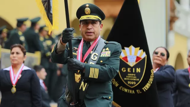 Policía que capturó al terrorista Abimael Guzmán fue ascendido al grado de general