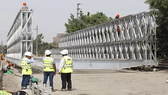 Puente Bailey permitirá restablecer el tránsito en la vía. Foto: Andina