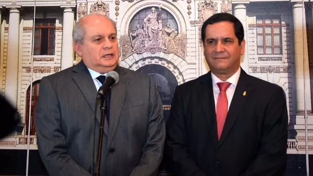 Pedro Cateriano y Luis Iberico. Foto: Congreso