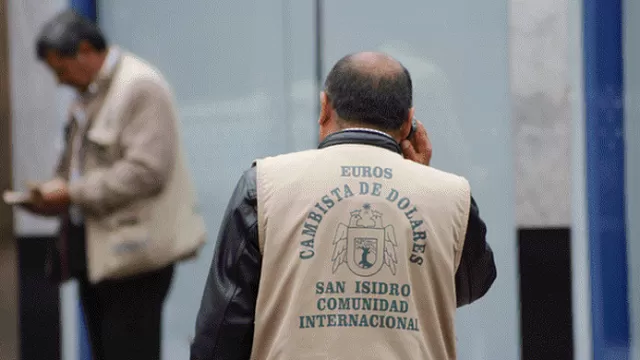 San Isidro prohibe que cambistas trabajen en las calles. Foto: La República