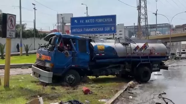 San Juan de Miraflores: Camión cisterna se volcó y generó derrame de petróleo